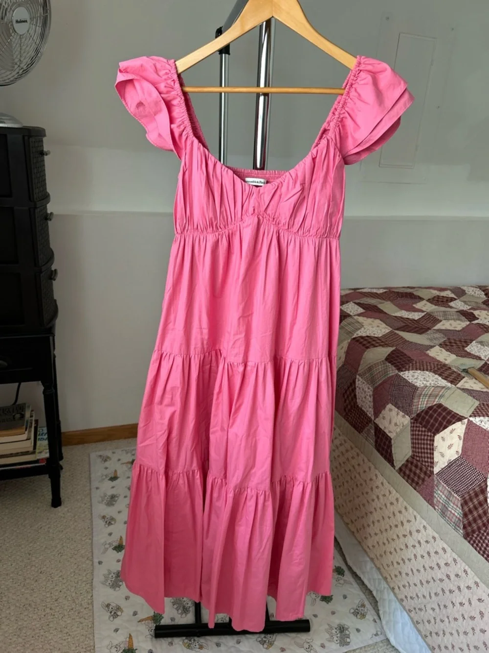 Abercrombie & Fitch Tiered Maxi Dress Pink Small